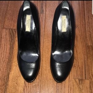 Simply Vera by Vera Wang Black Heels Size 8.5